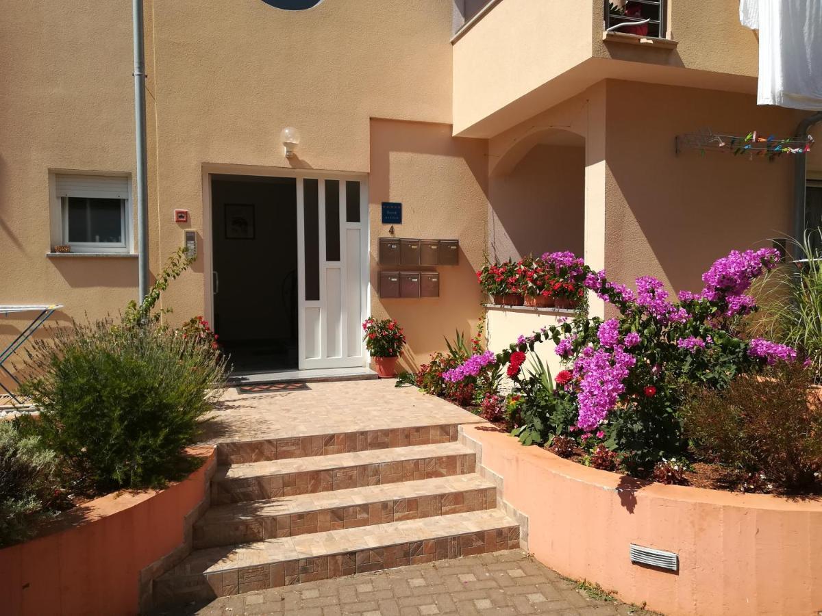 Apartman Mario Cres Exteriör bild