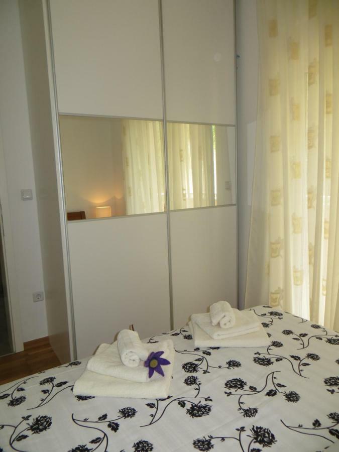 Apartman Mario Cres Exteriör bild