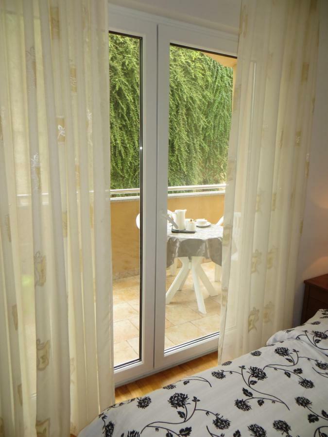 Apartman Mario Cres Exteriör bild