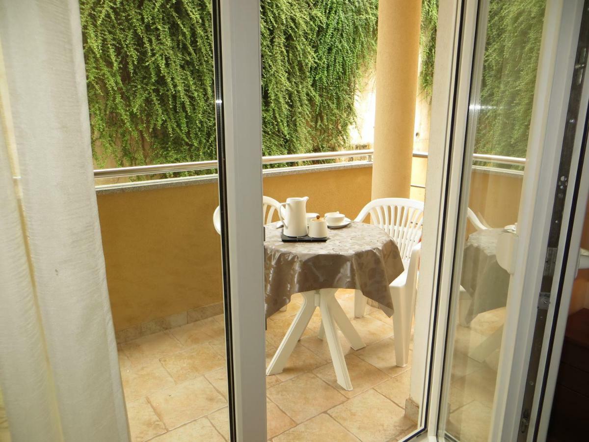 Apartman Mario Cres Exteriör bild