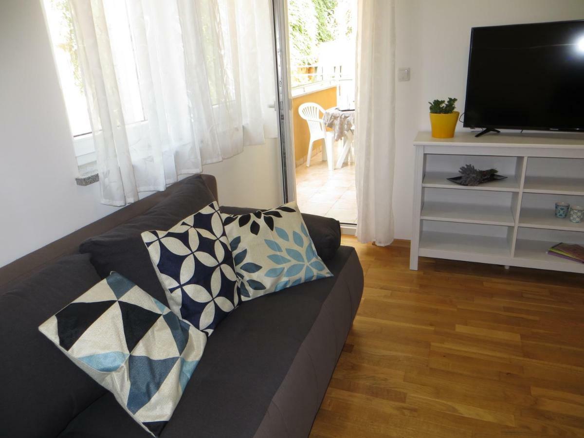 Apartman Mario Cres Exteriör bild